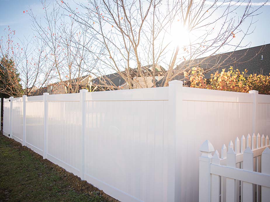 Vinyl fence company in the Cincinnati Ohio area.